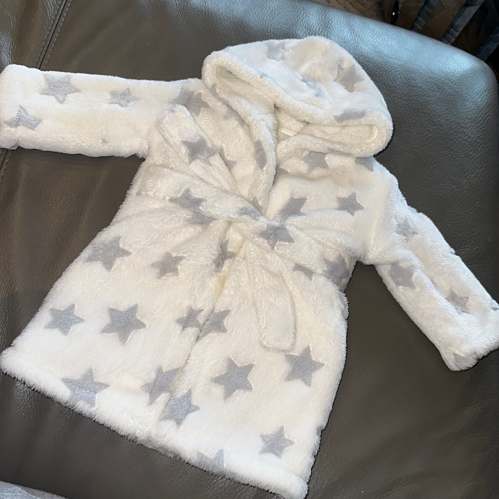 Extra fluffy bathrobe with gray stars